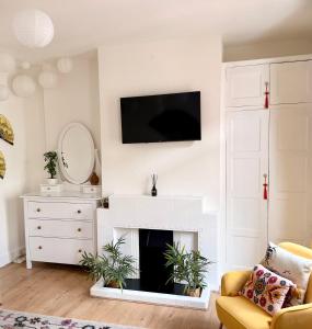 Candy Cafe Apartment