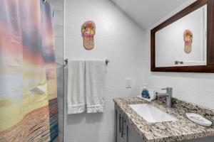 Seashell Sanctuary 1B 2Ba Pool Clubhouse Elevator