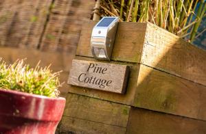 Pine cottage with private hot tub