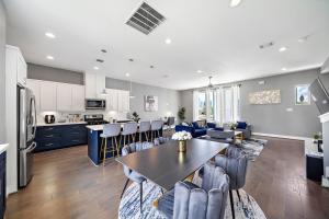 Luxury Downtown Home with Rooftop Deck And Skyline View