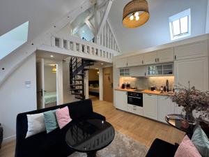 La Petite Orangerie - near castle