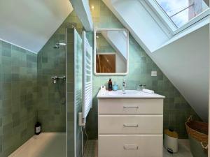 La Petite Orangerie - near castle