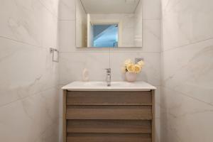 Spacious Duplex Apartment with 3 Bedrooms and 2 Bathrooms