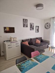 Appartements Superbe appartement en residence avec piscine : photos des chambres