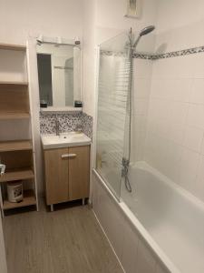 Appartements Superbe appartement en residence avec piscine : Appartement 2 Chambres