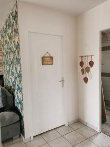 Villas villa near ocean with swimming pool : photos des chambres