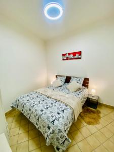 Maison proche plage et centre ville, climatisée avec ménage, draps et serviettes inclus