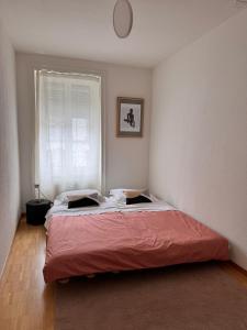 Big, Bright, Central near Exhibition Center - 5 rooms apt, 2 baths, 7p