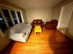 Homestay Near Victoria Park- FREE WIFI & PARKING-TOP LOCATION