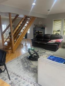 Homestay Near Victoria Park- FREE WIFI & PARKING-TOP LOCATION