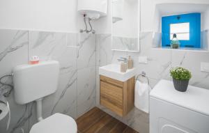 Cassa Antica with outdoor pool, near Poreč