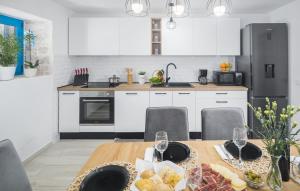 Cassa Antica with outdoor pool, near Poreč