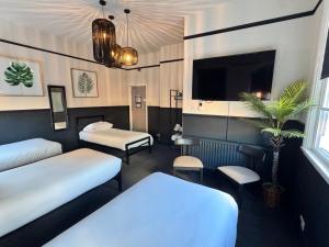 Quadruple En-suite Shower Room room in Piccadilly Central