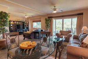 CR Luxury Del Mar 5H 2 Bdrm