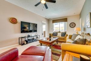 11 Mi to Disney Home with Pool in Davenport!