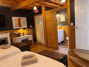 Mega See NY Now - Midtown - Apt 1 & 2 Combo