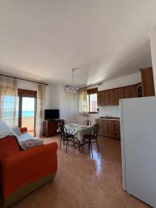 Sea-View Spacious Flat in Durazzo Beach