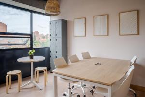 Modern Paisa Inspired Apt in Laureles