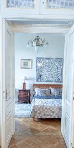 Historical Center Art Villa with Hot-tub, Terrace and Garden