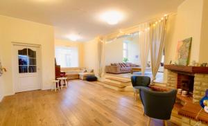 Wonderful 7 Bedroom Home near Vilnius
