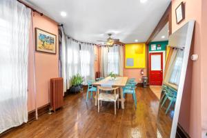 8BR 3BA Classic by Tropicana, Boardwalk, Beach