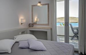 Porto Raphael Residences & Suites Tinos Greece