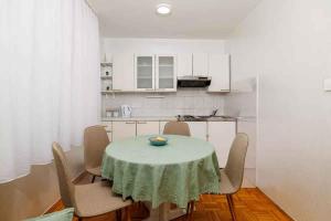 Apartment in Crikvenica 51468