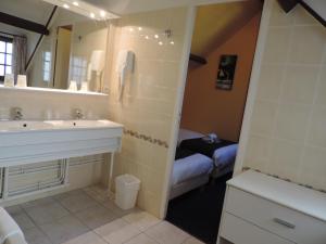 Hotels Hotel Le Chantilly : photos des chambres