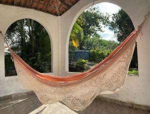 Casarão Miguel Pereira - Refúgio na Natureza com Lareira Externa, Piscina, Fondue e Amplo Jardim - 12 Min do Parque Terra dos Dinos