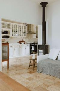 Luxe Hinterland Stay, Eastnor at Montville Estate