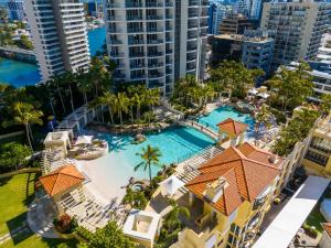 Zenith Shore - Resort Living above Surfers Paradise