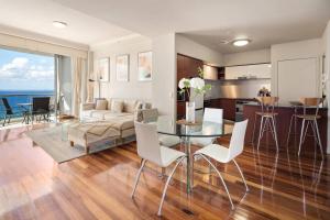 Zenith Shore - Resort Living above Surfers Paradise