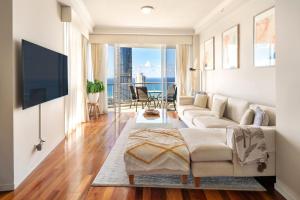 Zenith Shore - Resort Living above Surfers Paradise