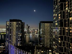 Wyndel Apartments Two Bedroom Mel883Col2610N