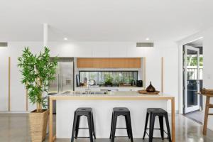 Lomani 3 on Browning Street