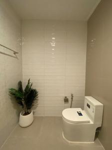 2 bedrooms-Teal door house