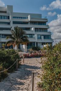 Departamento con vista al mar .