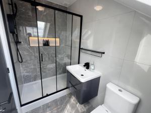 Canterbury Suites - Central croydon near station