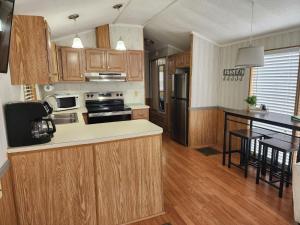 Badin Shores Lake Home Lots of Amenities
