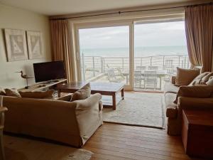 Apartment in Nieuwpoort with sea views
