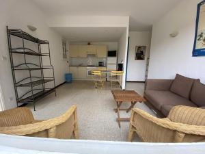 Appartements Apartment in Meze with Pool and Vineyards : photos des chambres