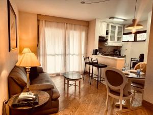 803 - Rentaqui Apartamento Beautiful view Retro