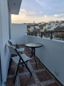 Apartment with private entrance and access to roof-garden