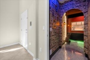 5 Bedrooms 4 Bathrooms Windsor Cay 16214Tw