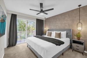 3 Bedrooms 3 Bathrooms Emerald Island 8415Cc