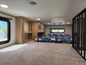 Stylish RV with 2 Bedrooms, 2 Lofts and 2 Bathrooms