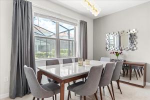 5 Bedrooms 4 Bathrooms Solterra 5489Mo