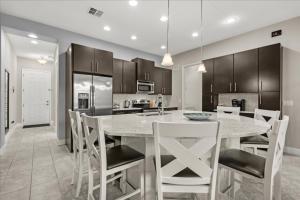 5 Bedrooms 45 Bathrooms Festival 338Cd