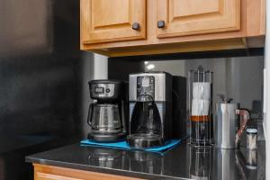 Family Friendly w Badminton Goodyear Park