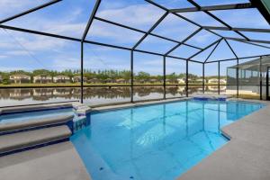 5 Bedrooms 35 Bathrooms Sunset Lakes 2943 Sv